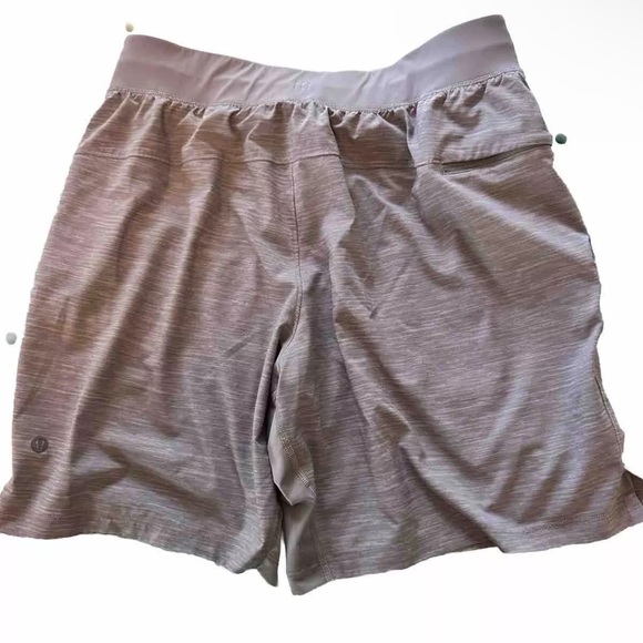 Lululemon T H E Shorts Size Medium Unlined Gray Print Gym Workout Athletic 7” - Picture 2 of 6